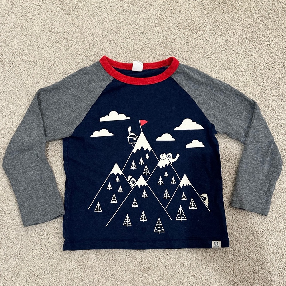 Like New BabyGap Yeti raglan long sleeve shirt Sz4